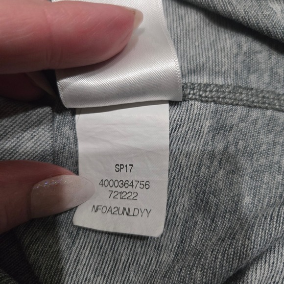 The North Face FlashDry Athletic Top Small Gray Black Running Tee - Picture 8 of 12